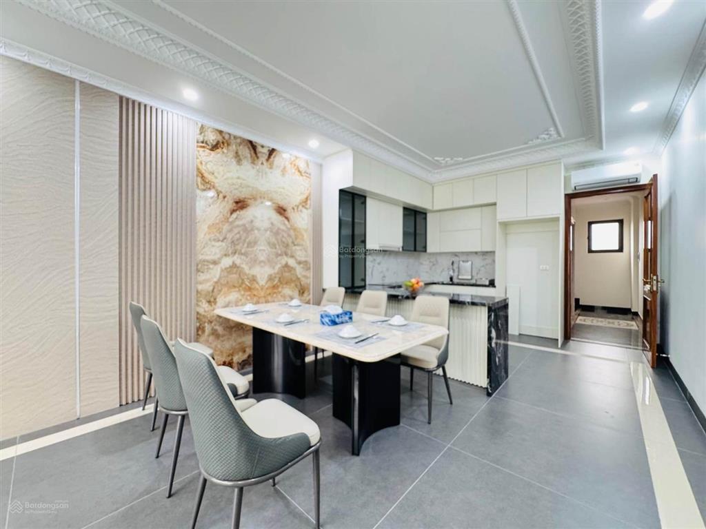 Hơn 300tr/m2 có ngay nhà mặt phố bạch mai rẻ hơn nhà phân lô lê thanh nghị