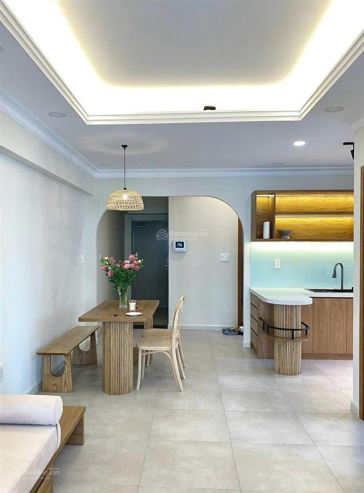 Bán ch cantavil an phú, 75m, 2pn, nội thất đầy đủ. giá 6,2 tỷ, 2 ban công hướng đông nam, căn góc