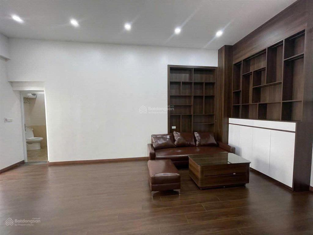 Chính chủ bán nhà 6 tầng đường võ chí công, nghĩa đô, cầu giấy giá cực tốt.  0988 327 ***