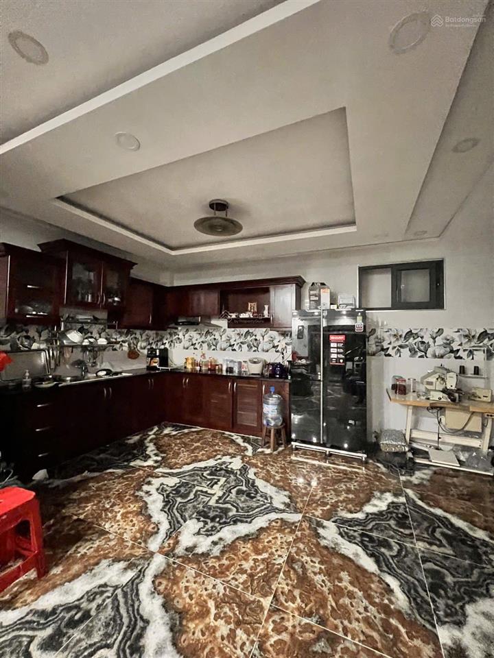 Sốc! nhà 5 tầng tân hương  xe hơi vào nhà  chỉ hơn 10.7 tỷ  78m2 (6x13)