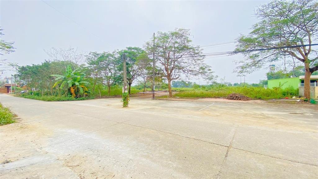 Hàng chính chủ cần bán gấp 150m giá rẻ hơn 2 giá, vị trí trung tâm công nghệ cao láng hòa lạc