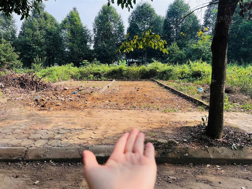Tc hơn 3 tỷ có ngay lô đất nằm trong quần thể đại học quốc gia, sẵn sổ, vị trí kinh doanh
