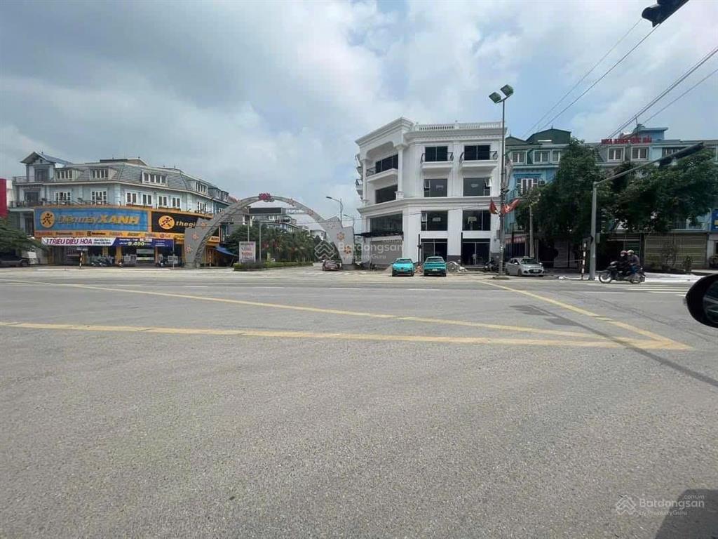 Hơn 1 tỷ có ngay lô đất trục chính kinh doanh sầm uất, cách hà nội 28km, sẵn sổ công chứng