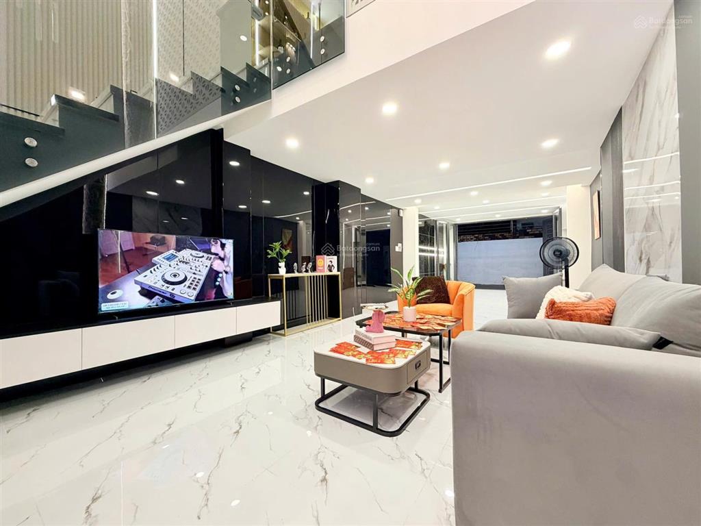 Oh lên sóng em siêu phẩm 5 tầng, hẻm xe hơi thông có phòng master vip