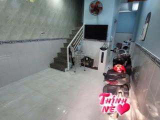 Nhà chính chủ bán tổng dt 64m2 gần chợ hạnh thông tây, giá bao rẻ 1,980 tỉ