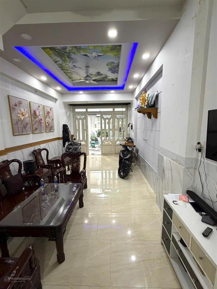 Nhà gần quang trung mặt tiền 6m xe hơi ngủ trong nhà giá 7 tỷ xx. hàng hiếm chợp liền
