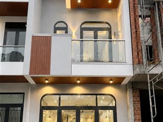 Nhà 1 trệt 1 lầu gần bv hoàn mỹ, trường học các cấp, tiện ích đầy đủ chỉ 2ty490