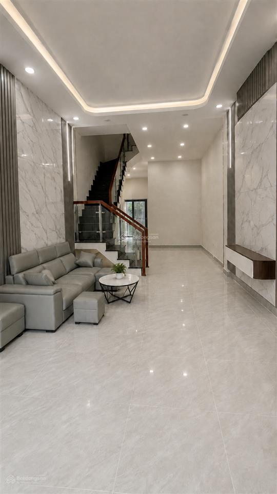 Nhà 1 trệt 1 lầu gần bv hoàn mỹ, trường học các cấp, tiện ích đầy đủ chỉ 2ty490