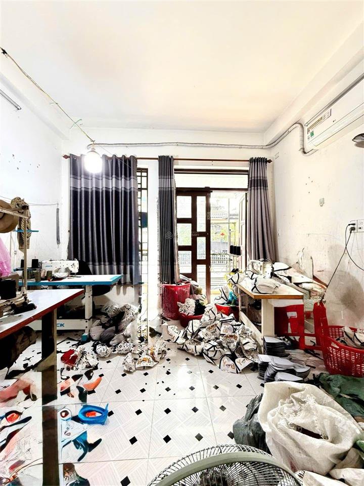 Nhà 3 tầng  hẻm xe hơi đường dương thị mười  quận 12  gần bv trung mỹ tây (bv q12 cũ)  4,88t