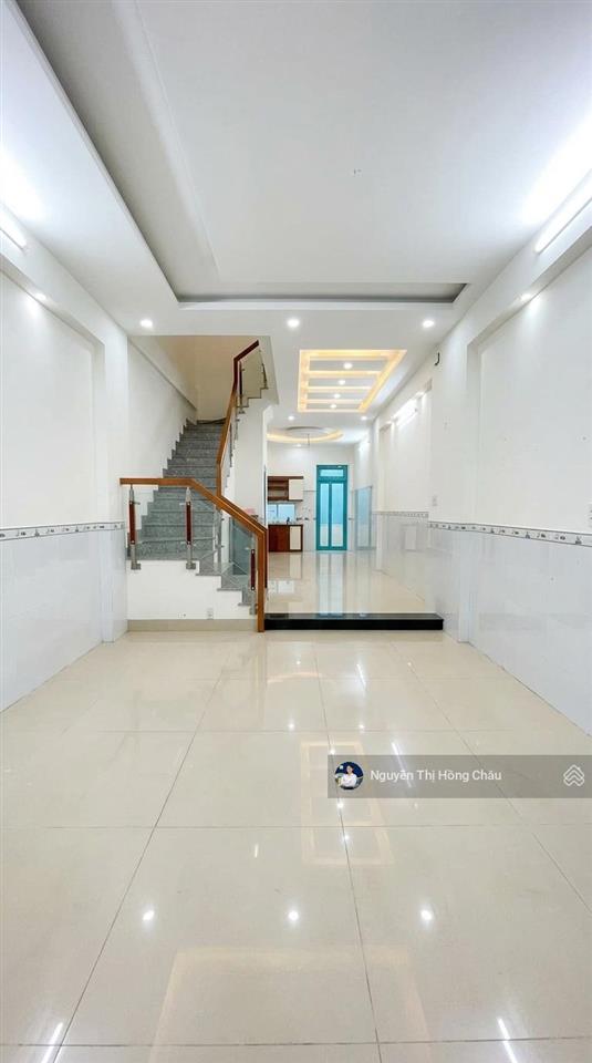 Khu vip huỳnh thị hai 4 tầng btct, 4pn, hẻm 6m, dân trí cao, xe hơi ngủ nhà