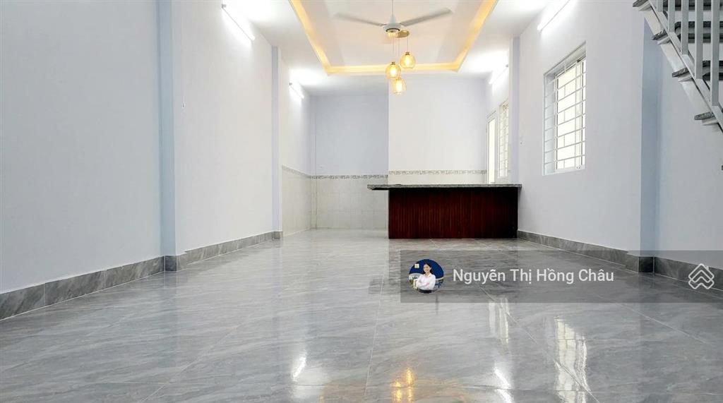 Bán nhà lô góc gần trường chinh 2 tầng, 77m2, 2pn, hẻm 5m, nhỉnh 3 tỷ, gần chợ lạc quang