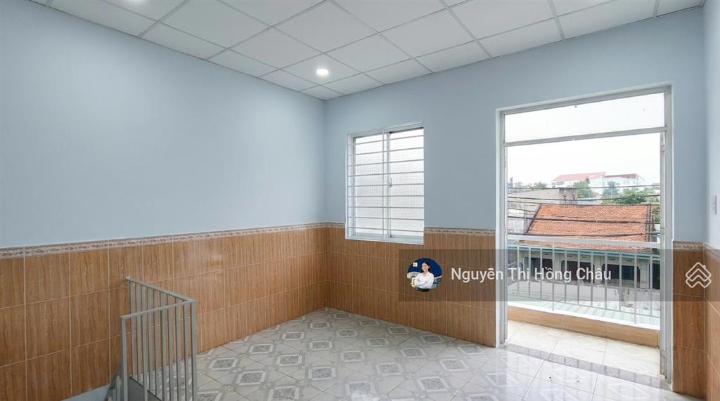 Bán nhà lô góc gần trường chinh 2 tầng, 77m2, 2pn, hẻm 5m, nhỉnh 3 tỷ, gần chợ lạc quang