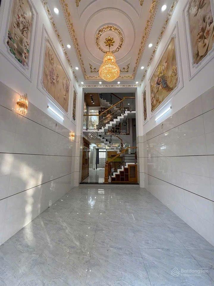 Nhà mới xây 5 tầng, 68m2, gò xoài  bình tân vài bước ra mặt tiền