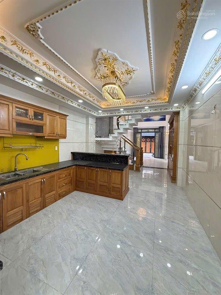Nhà mới xây 5 tầng, 68m2, gò xoài  bình tân vài bước ra mặt tiền