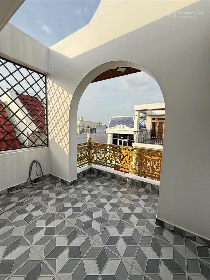 Nhà mới xây 5 tầng, 68m2, gò xoài  bình tân vài bước ra mặt tiền