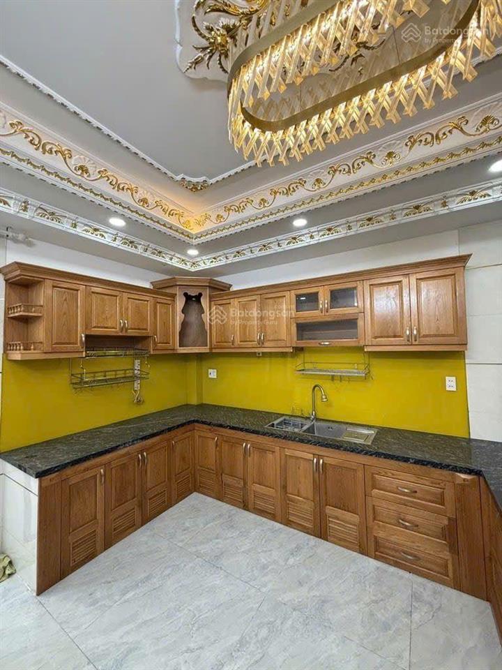 Nhà mới xây 5 tầng, 68m2, gò xoài  bình tân vài bước ra mặt tiền