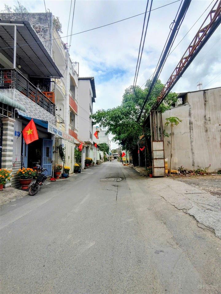 Nhà liên khu 56, bình tân, 5 tầng, mới, đường 8m sát mặt tiền