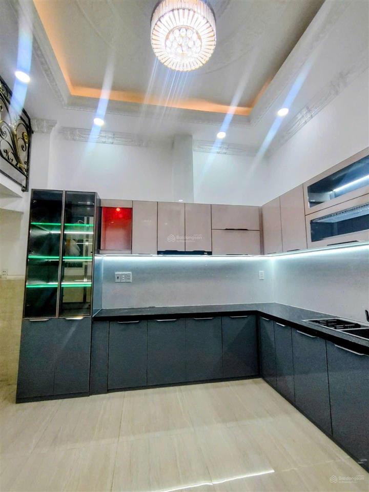 Nhà liên khu 56, bình tân, 5 tầng, mới, đường 8m sát mặt tiền