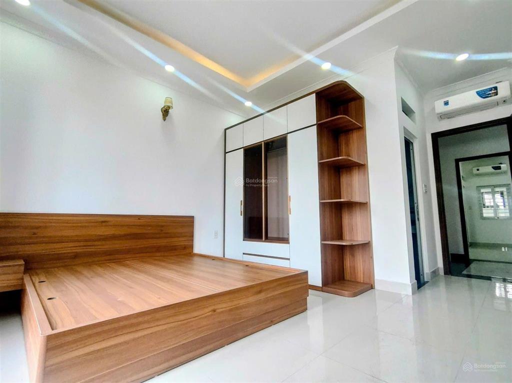 Nhà liên khu 56, bình tân, 5 tầng, mới, đường 8m sát mặt tiền