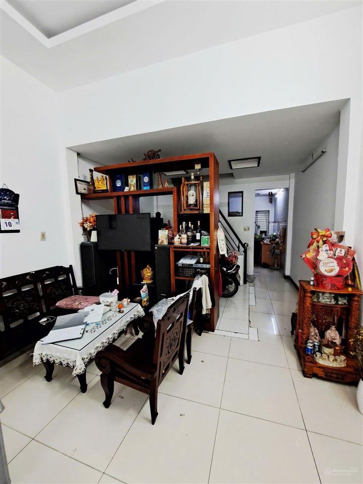 Nhà đường số 4 rộng thoáng mát bhh bình tân sát công viên gia phú