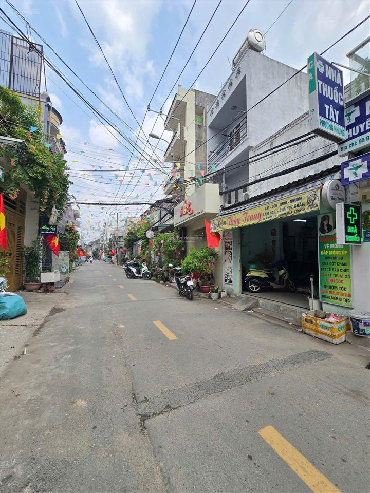 Nhà mt đường số 10, bình tân ngay chợ liên khu 5  6, 55.4 m2 chỉ 6.2 tỷ