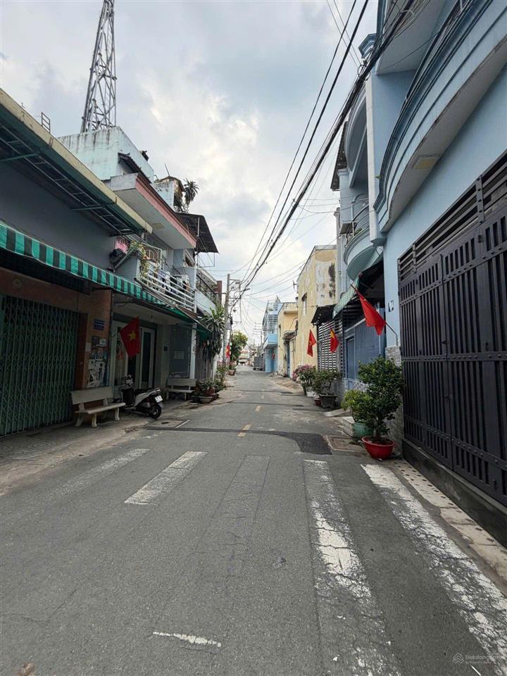 Nhà nằm ngay phố ẩm thực tô hiệu, đường 5m, dt 4x13m, 6.3 tỷ