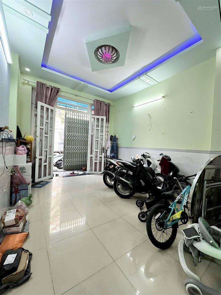 Nhà khu tên lửa, hẻm đỗ tế năng, bình tân, đường 8m, 4x15m, 4 tầng 9.9 tỷ