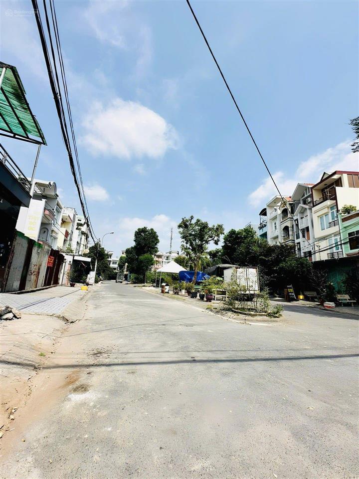 Nhà khu tên lửa, hẻm đỗ tế năng, bình tân, đường 8m, 4x15m, 4 tầng 9.9 tỷ