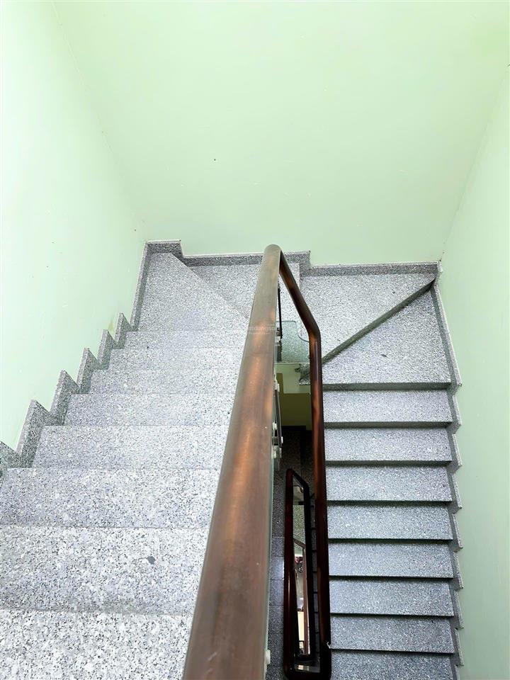Nhà khu tên lửa, hẻm đỗ tế năng, bình tân, đường 8m, 4x15m, 4 tầng 9.9 tỷ