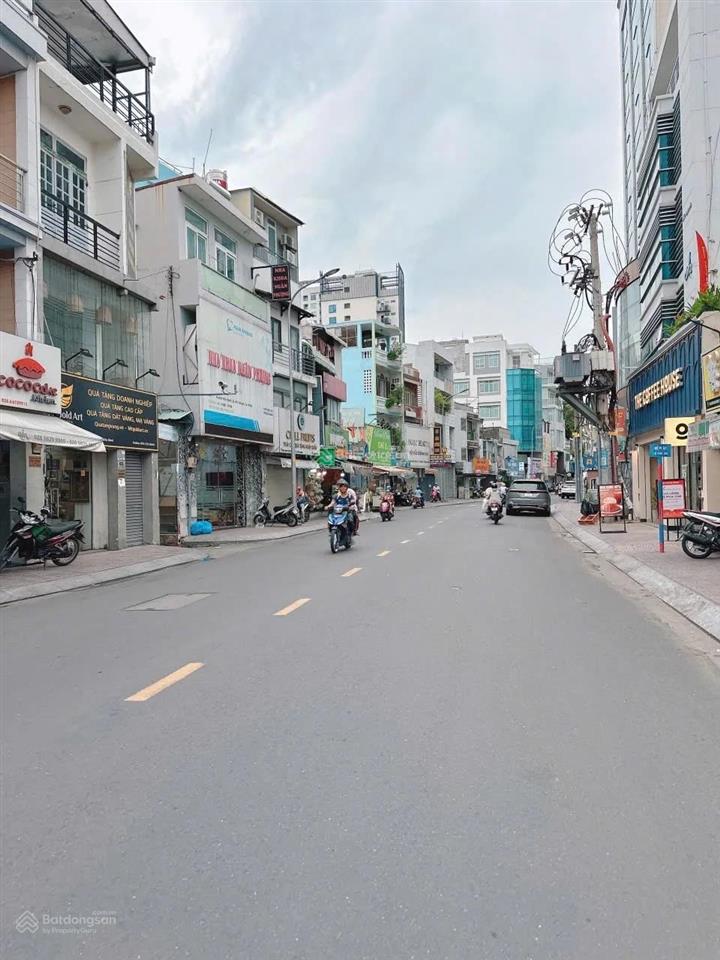 Bán gấp hạ giá sâu! mặt tiền huỳnh văn bánh, phú nhuận 40,6m2  đang thuê 22,5tr/tháng, chỉ 10,95ty