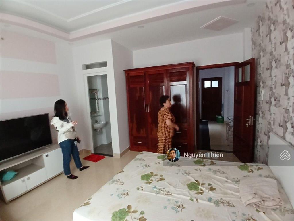 Mặt tiền đường nguyễn văn đậu  trệt 5 lầu + thang máy  sẵn hđ thuê 35tr/tháng  giá thương lượng