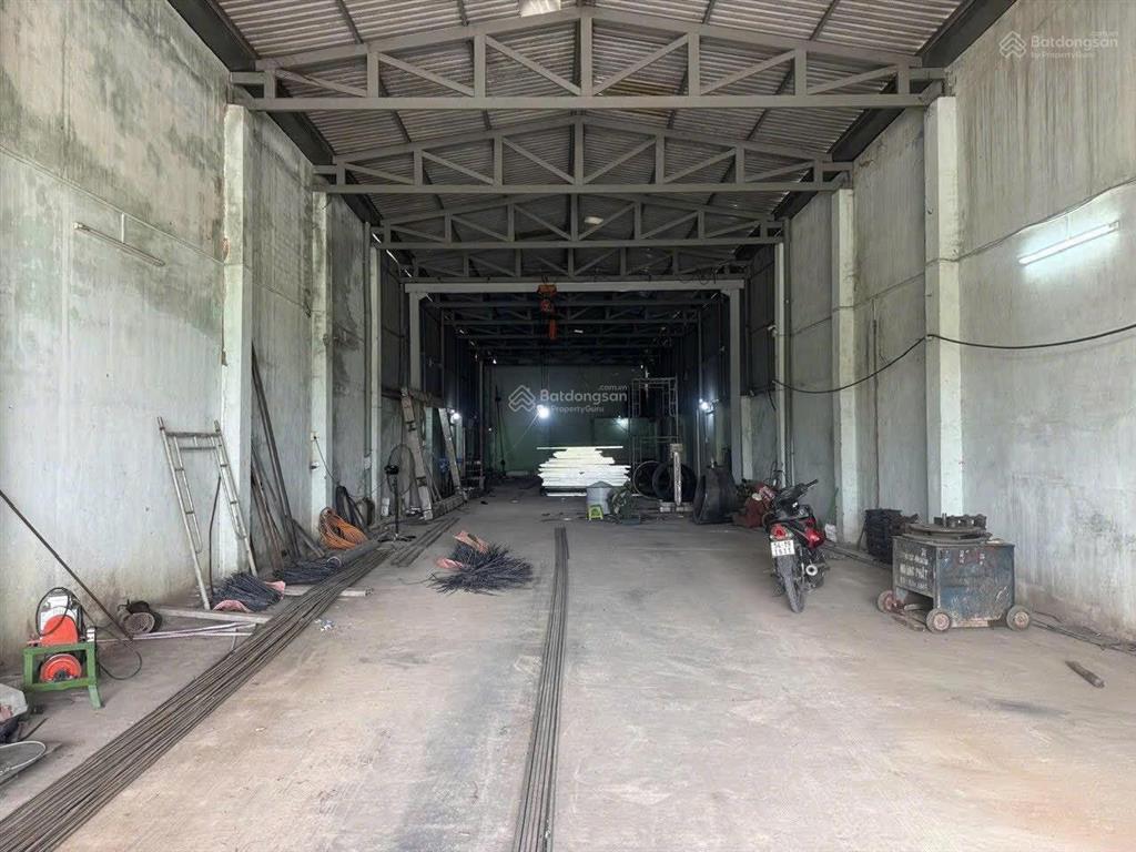 Bán đất 375m2 có sẵn 144 m2 thổ cư giá 14.3 tỷ có sẵn 1 xưởng tại đường bình mỹ