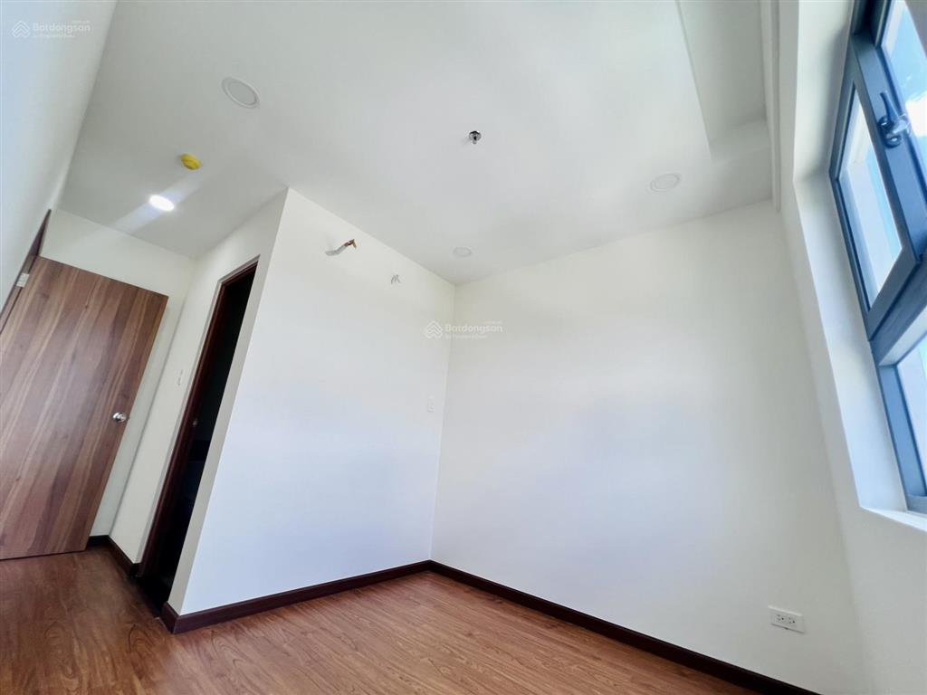 Bán căn hộ minh quốc plaza, 68m2, 2pn, 2wc, giá 1,8 tỷ  sẵn nhà mới, sẵn sổ, vay 80%  giá cắt lỗ