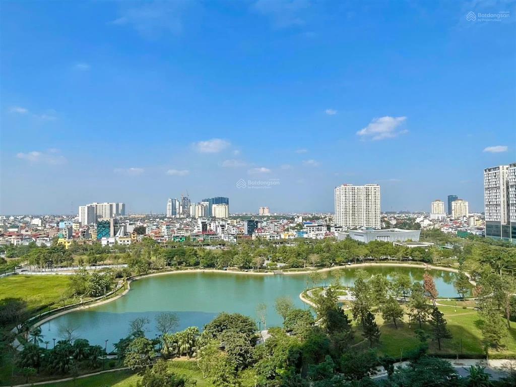 Cần bán căn biệt thự ngoại giao đoàn mặt đường nguyễn xuân khoát, dt 425m2, hướng nam.