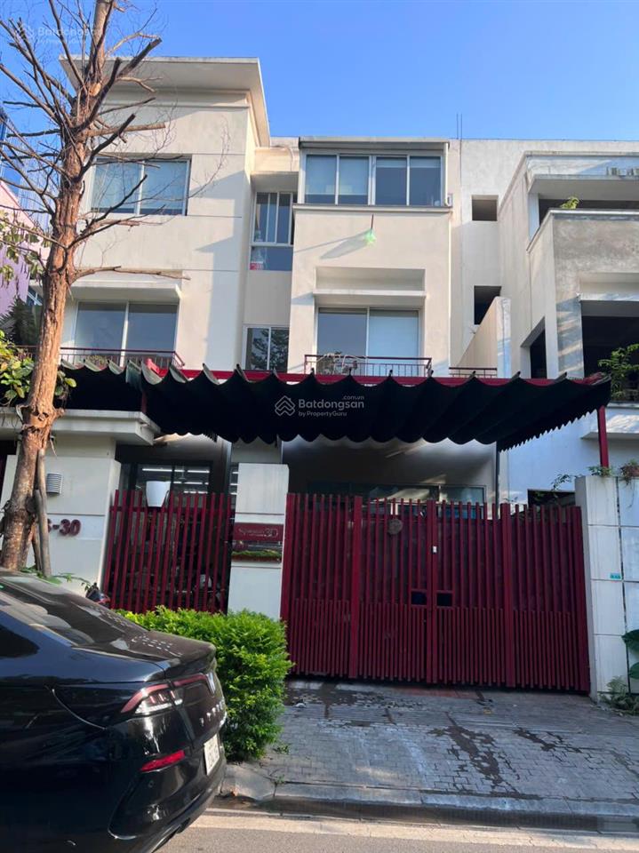 Cho thuê biệt thự ngoại giao đoàn, dt 260m2