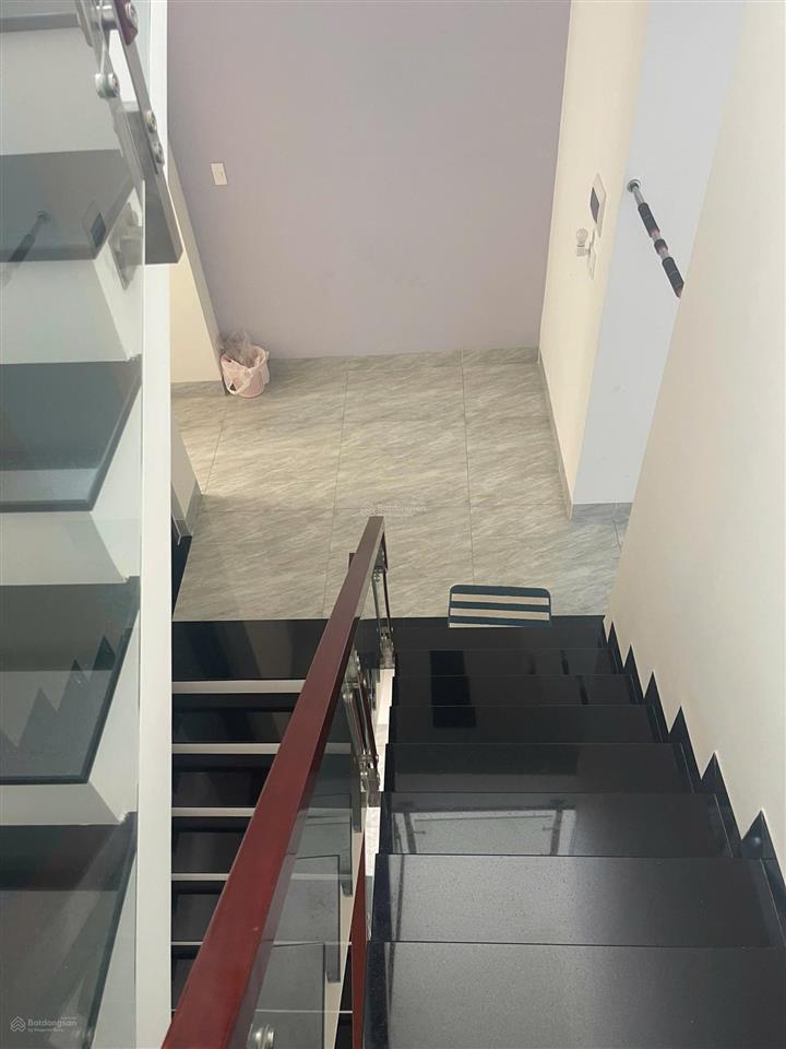 Bán nhà đẹp 3 tầng hẻm đường ngô đến ngọc hiệp nha trang. giá 3 tỷ 980