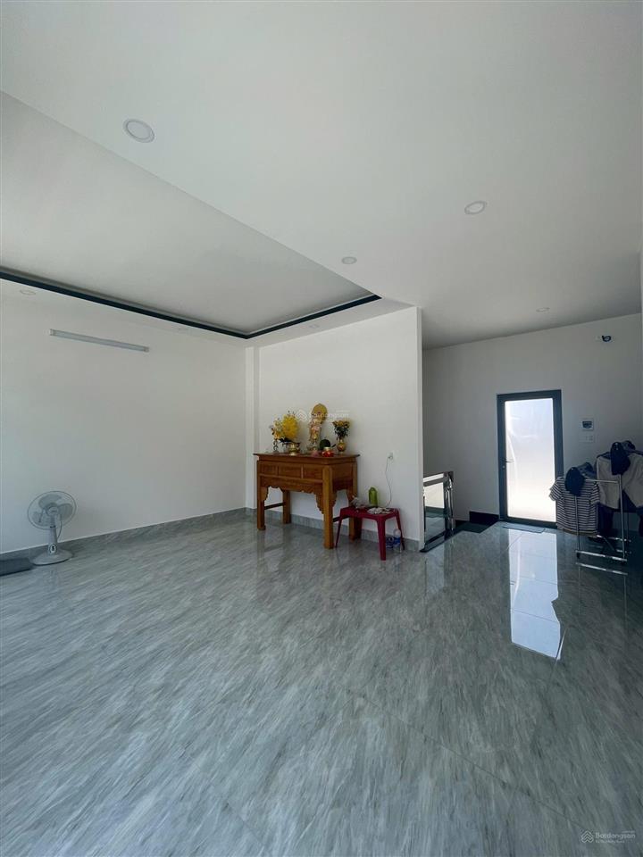 Bán nhà đẹp 3 tầng hẻm đường ngô đến ngọc hiệp nha trang. giá 3 tỷ 980