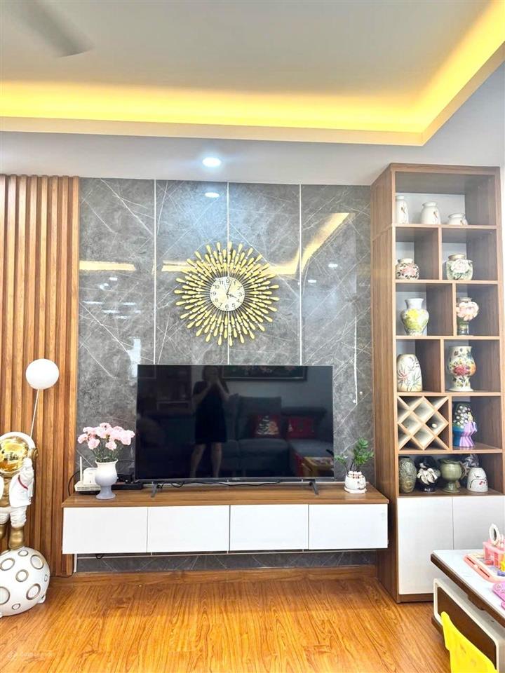 Nhỉnh 4 tỷ chung cư c14 bùi xương trạch, 68m2, 2 ngủ, 2wc, ô tô chạy vòng quanh, căn góc