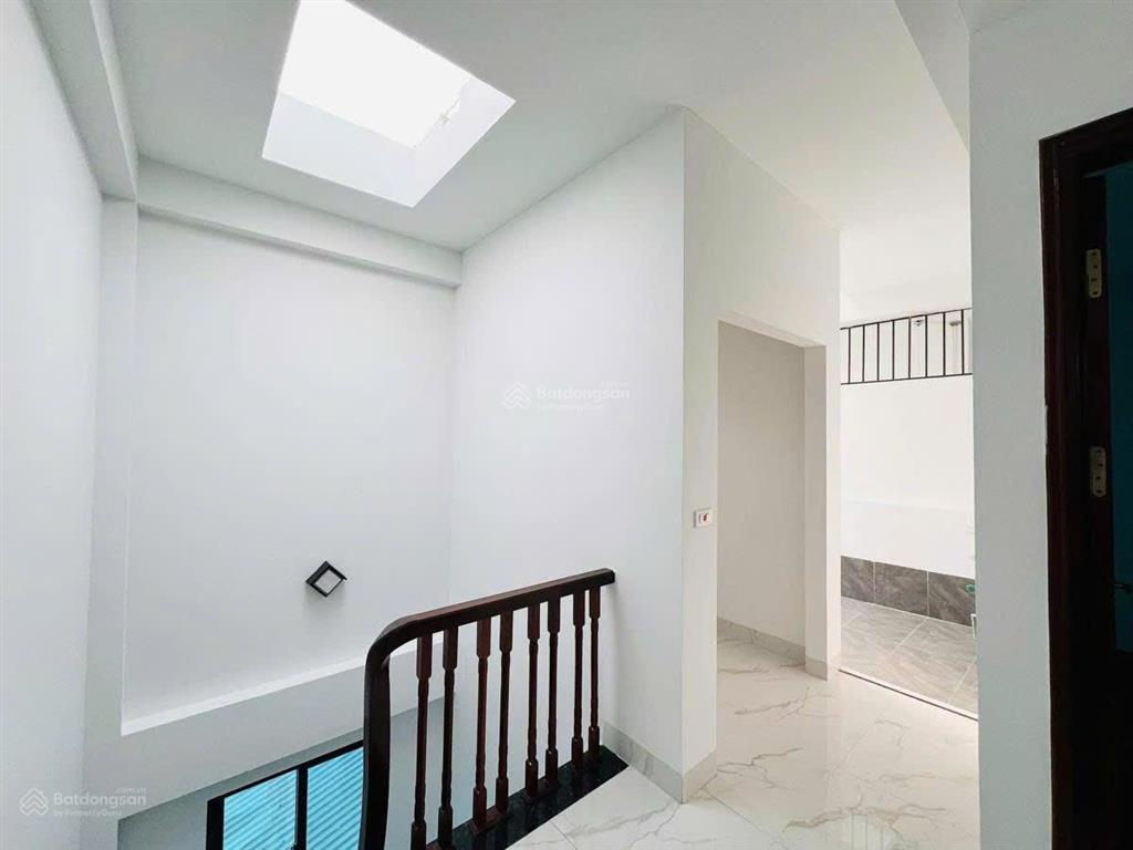 Phố đại linhtrung văn,40m ,4 tầng,mặt tiền 4m,giá 8.15 tỷ