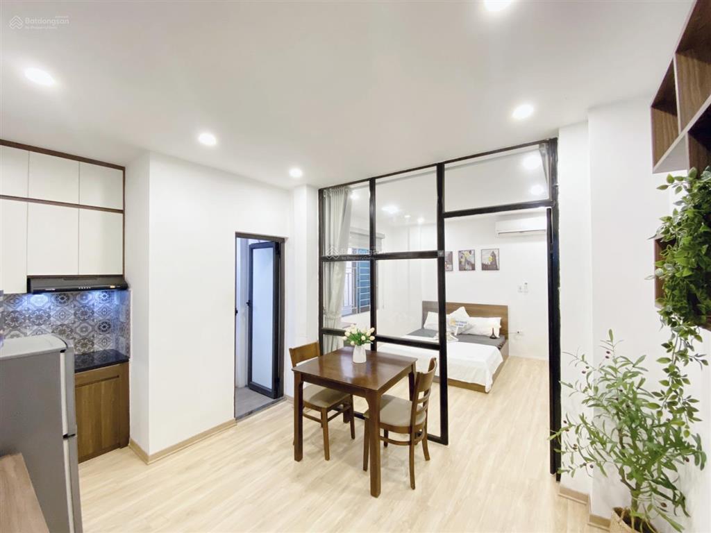 Cho thuê căn hộ 1k1n 40m2 phố xuân thủy  cầu giấy full đồ ban công chỉ 5tr8/tháng