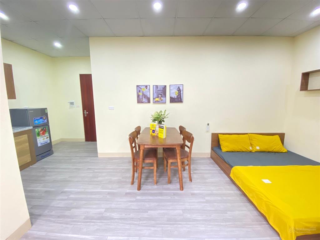 Phòng full đồ ban công rộng ngõ 79 cầu giấy 4tr/tháng
