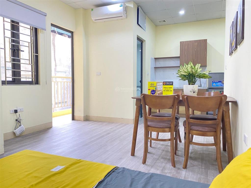 Phòng full đồ ban công rộng ngõ 79 cầu giấy 4tr/tháng