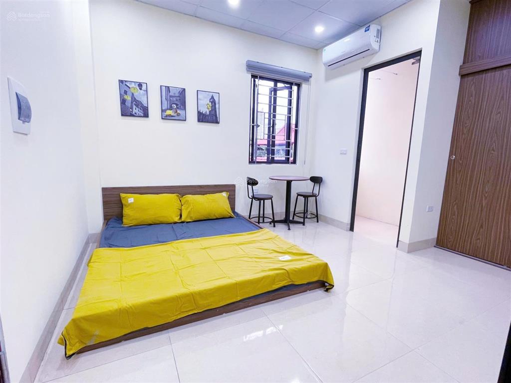 Phòng full đồ ban công rộng ngõ 79 cầu giấy 4tr/tháng