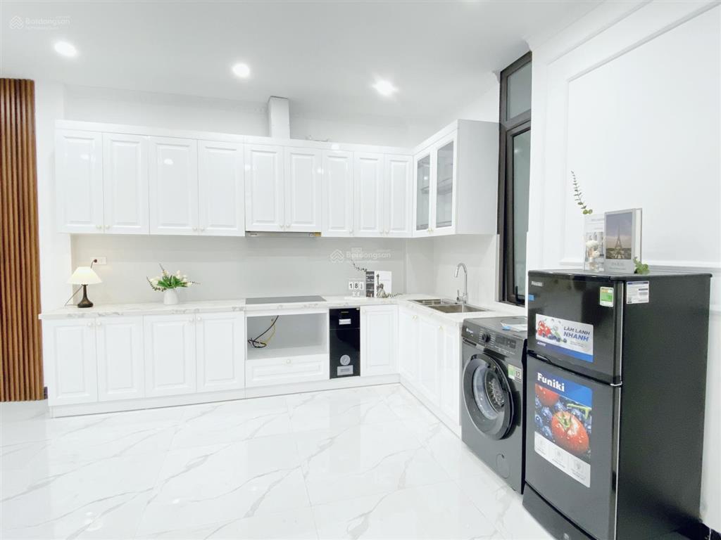 Căn hộ 3 ngủ 1 khách 90m2 full đồ tại 21 lê văn lương 10tr8/tháng