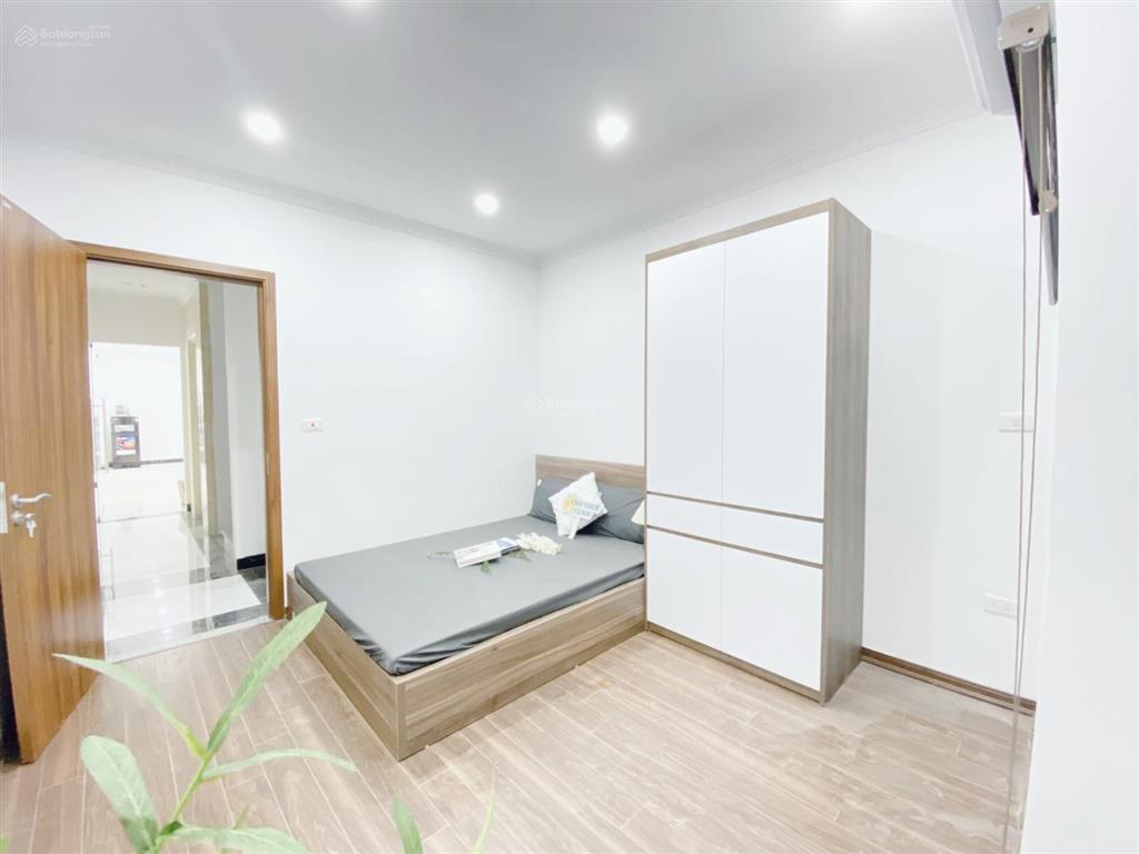 Căn hộ 3 ngủ 1 khách 90m2 full đồ tại 21 lê văn lương 10tr8/tháng