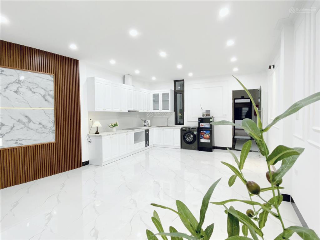 Căn hộ 3 ngủ 1 khách 100m2 full đồ cả máy giặt riêng tại 21 lê văn lương 10tr8/tháng