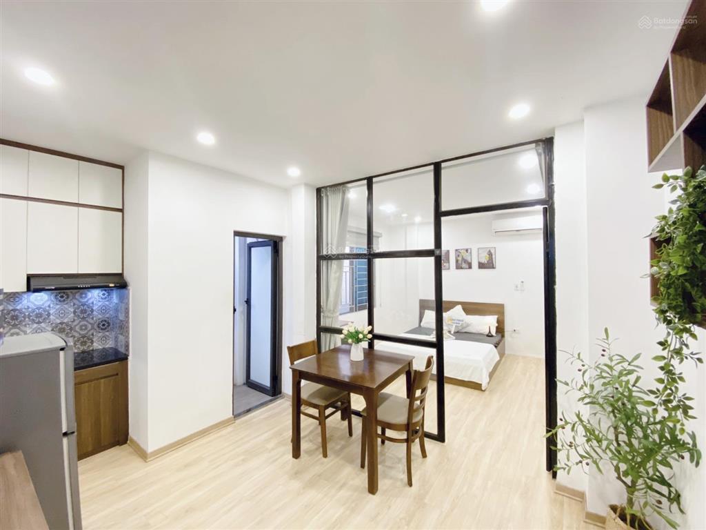 Cho thuê căn hộ 1k1n 40m2 phố xuân thủy  cầu giấy full đồ ban công chỉ 5tr9/tháng