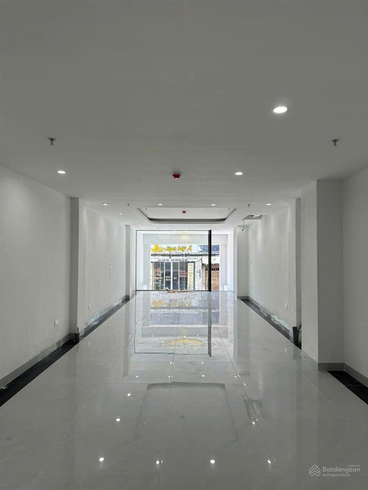 Cho thuê mbkd 80m2 mặt phố xã đàn chỉ 17tr/tháng