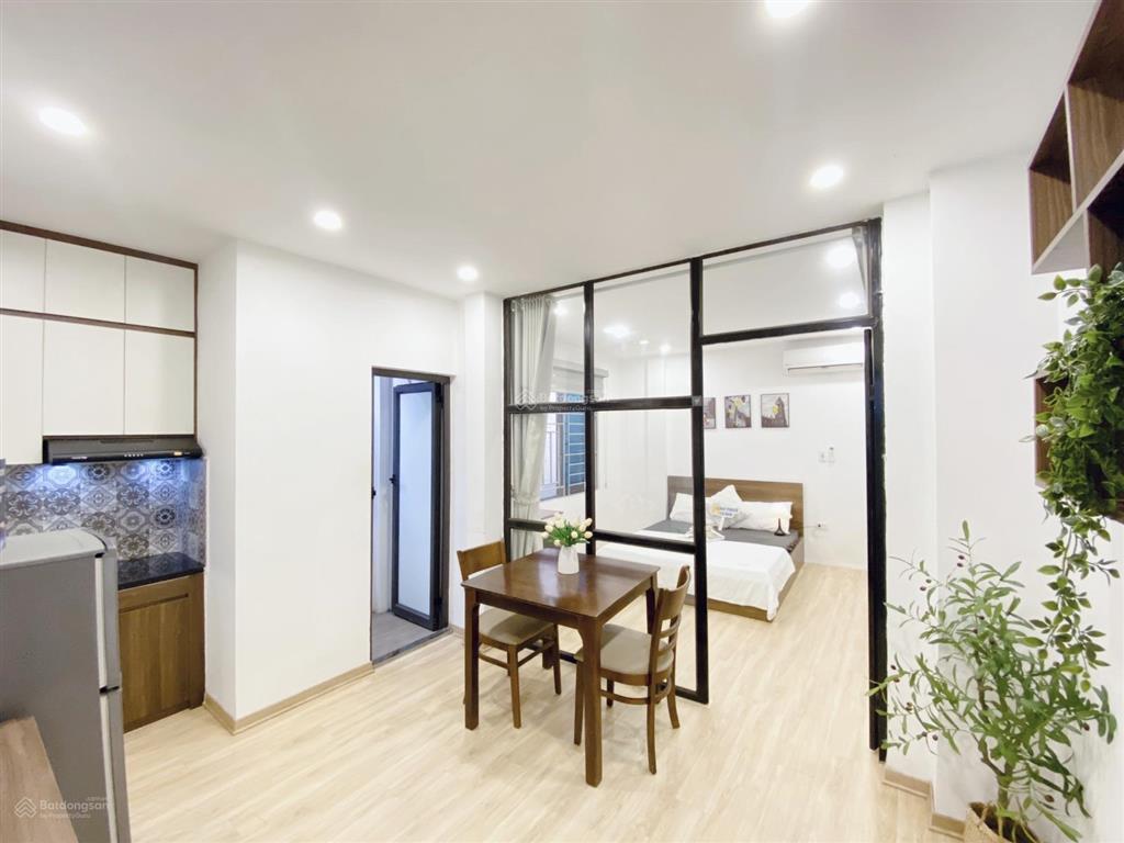 Căn 1k1n 40m2 phố xuân thủy  cầu giấy full đồ ban công chỉ 5tr9/tháng
