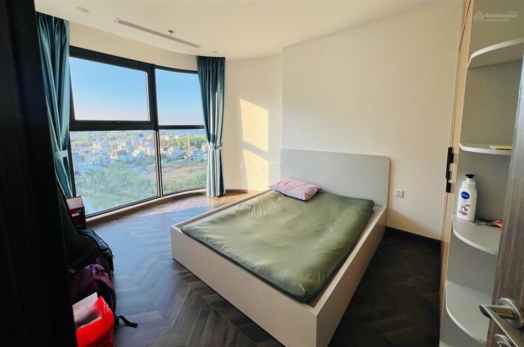 Căn full nội thất 2pn 4tỷ9 căn 80m2 the beverly